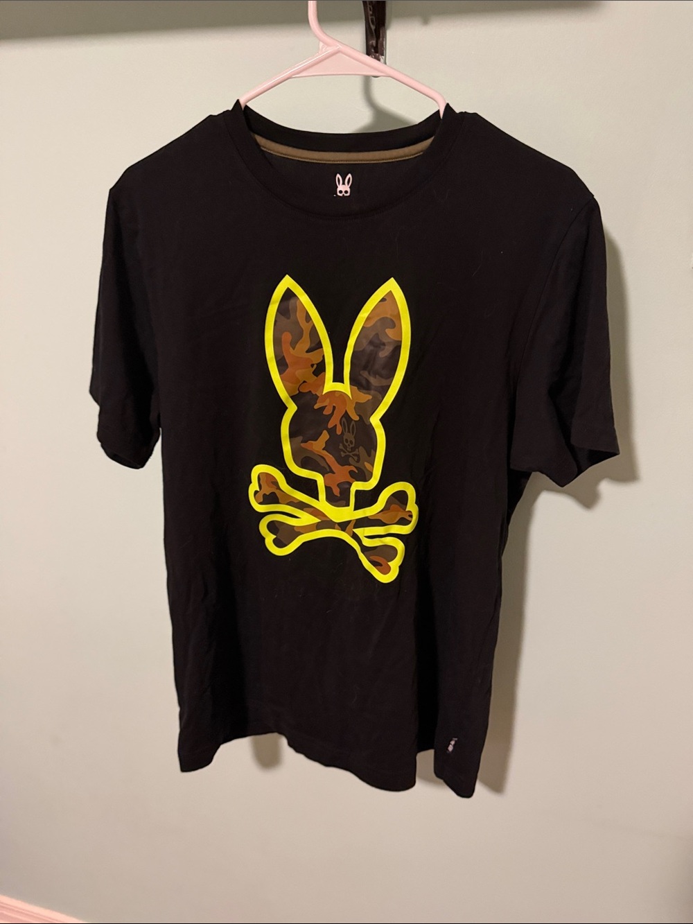Psycho Bunny Black Tee with Neon Yellow-Outlined Camo Bunny medium men’s